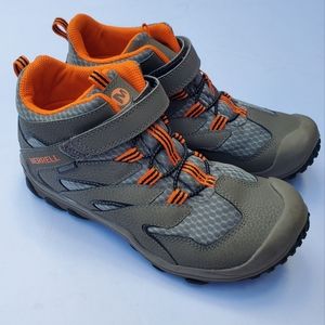 Merrell Chameleon hiking shoes, size boys 6, tan and bright orange.